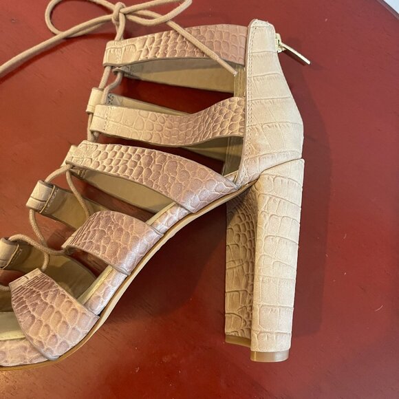 NEW VINCE CAMUTO LACE-UP PEEP-TOE ANKLE HEEL/BOOTIE OMBRE ROSE GOLD/TAN 9.5 - Picture 10 of 10